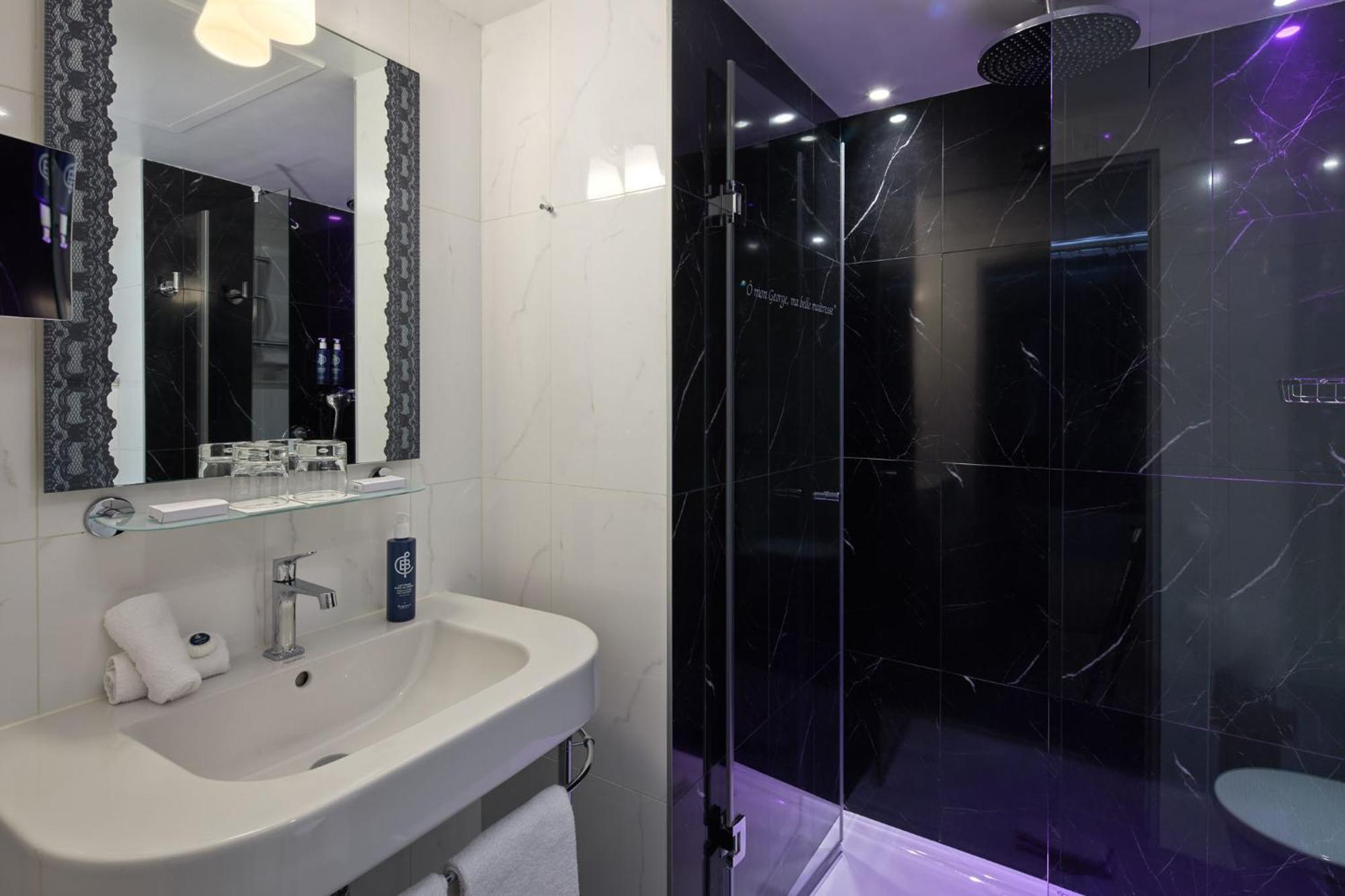 Les Plumes Hotel Paris Bagian luar foto